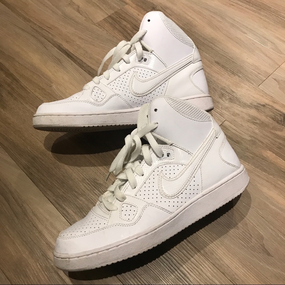 White Nike Air Force